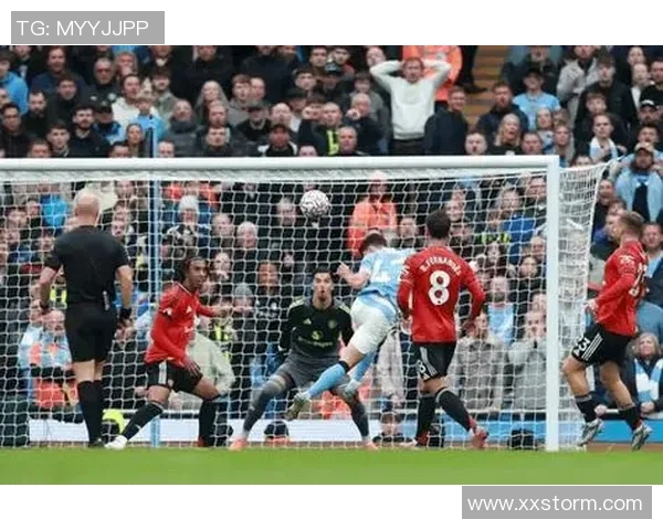 意甲巅峰对决曼城险胜曼联红牌争议引发全场热议